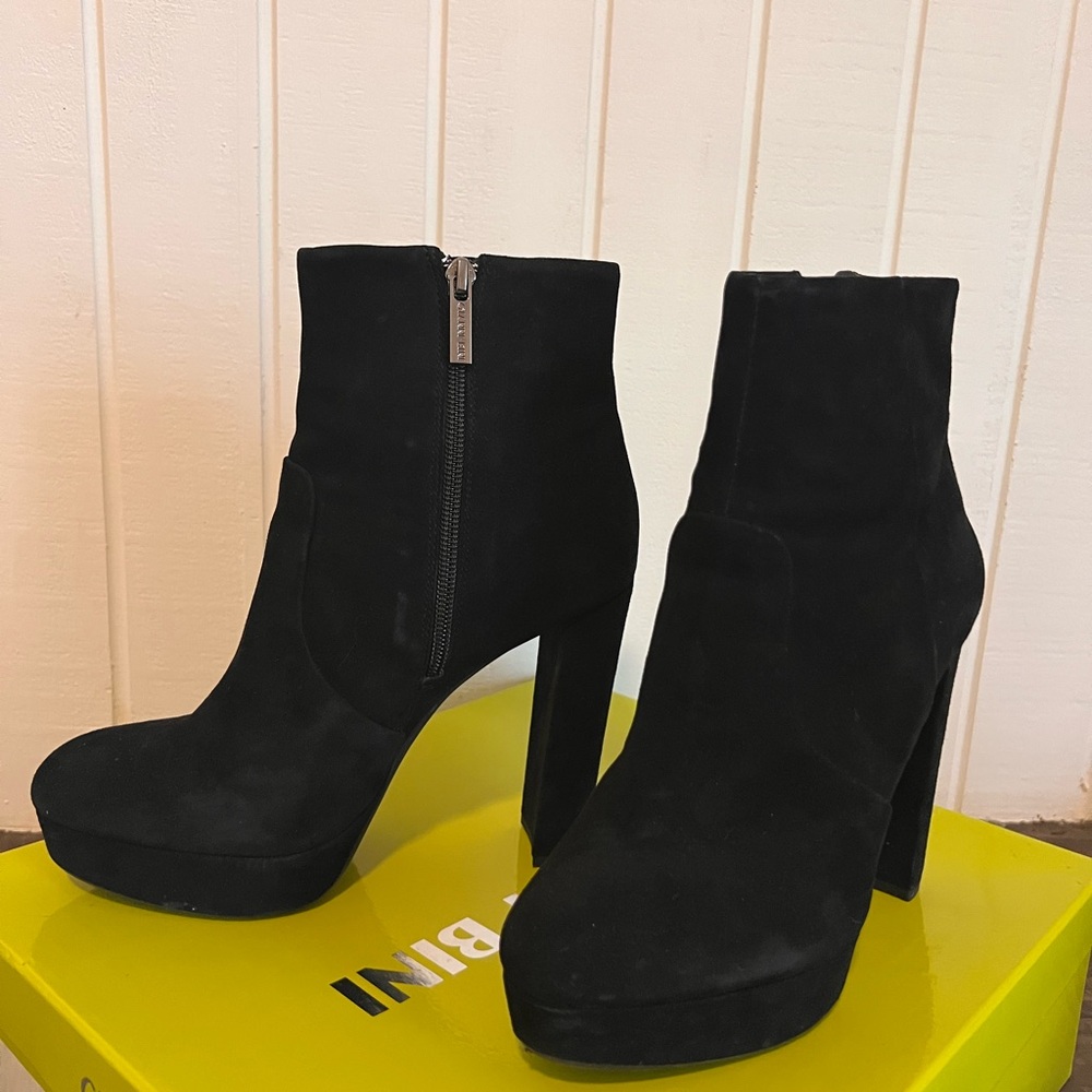 Chic Black Suede Heeled Boots